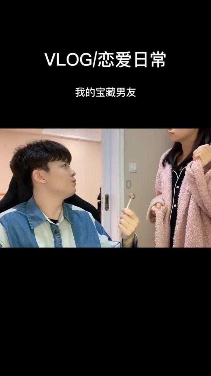 刘涛线下活动图曝光！穿红色紧身裙秀“花瓶腰”