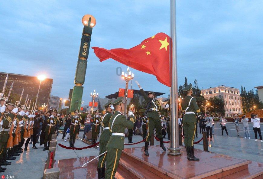 为什么父母抱着孩子的时候发出声音，孩子会笑呢？游戏画面